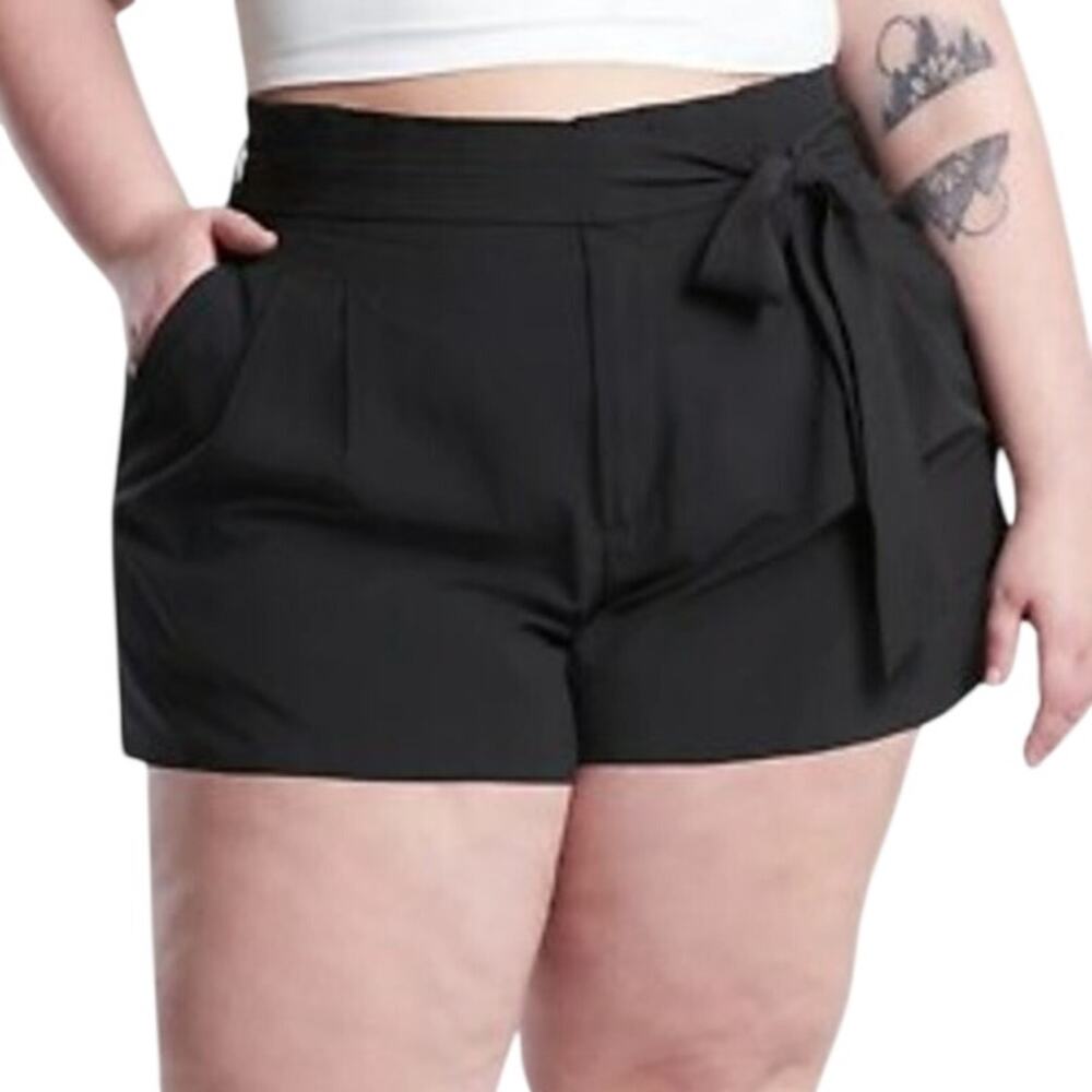 Athleta NWT Skyline Short II Black Plus Size 26 Featherweight Stretch Belted